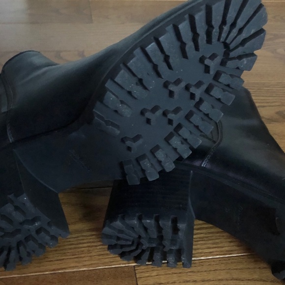 Zara basics black pull on ankle boots. - Picture 3 of 4